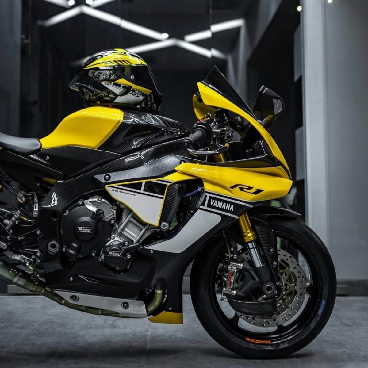 shinabe design yamaha helmet